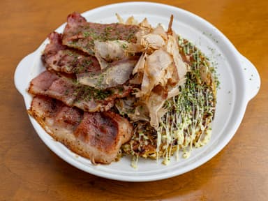 Okonomiyaki Estilo Osaka con Tocino
