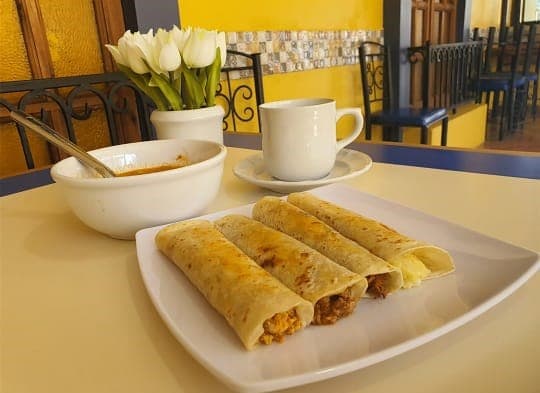 Combo 5 Tacos Surtidos + 1 Bebida (Individual)