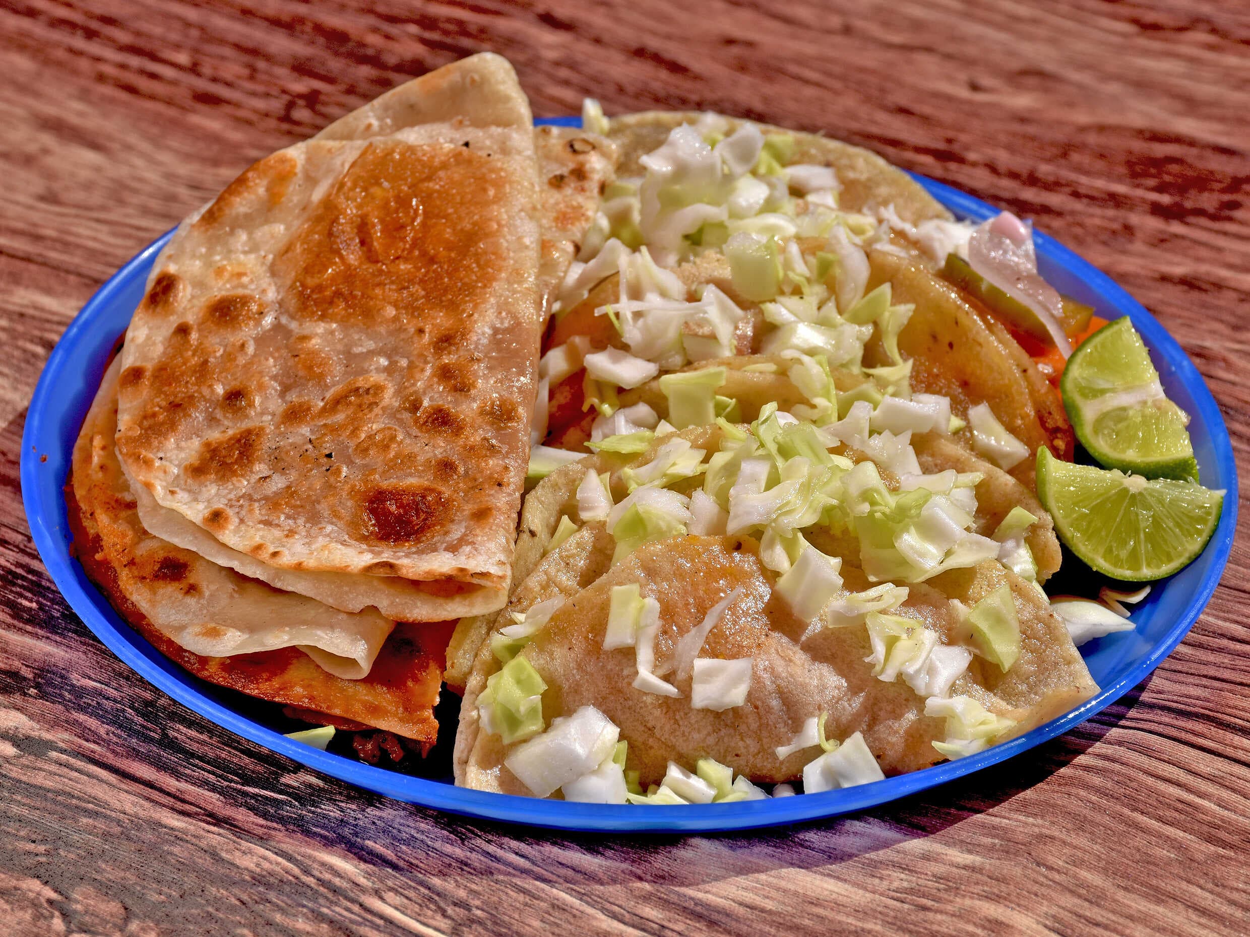 Taco de Chorizo con Papas