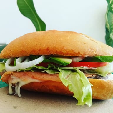 Combo Torta de Jamón + Agua del día