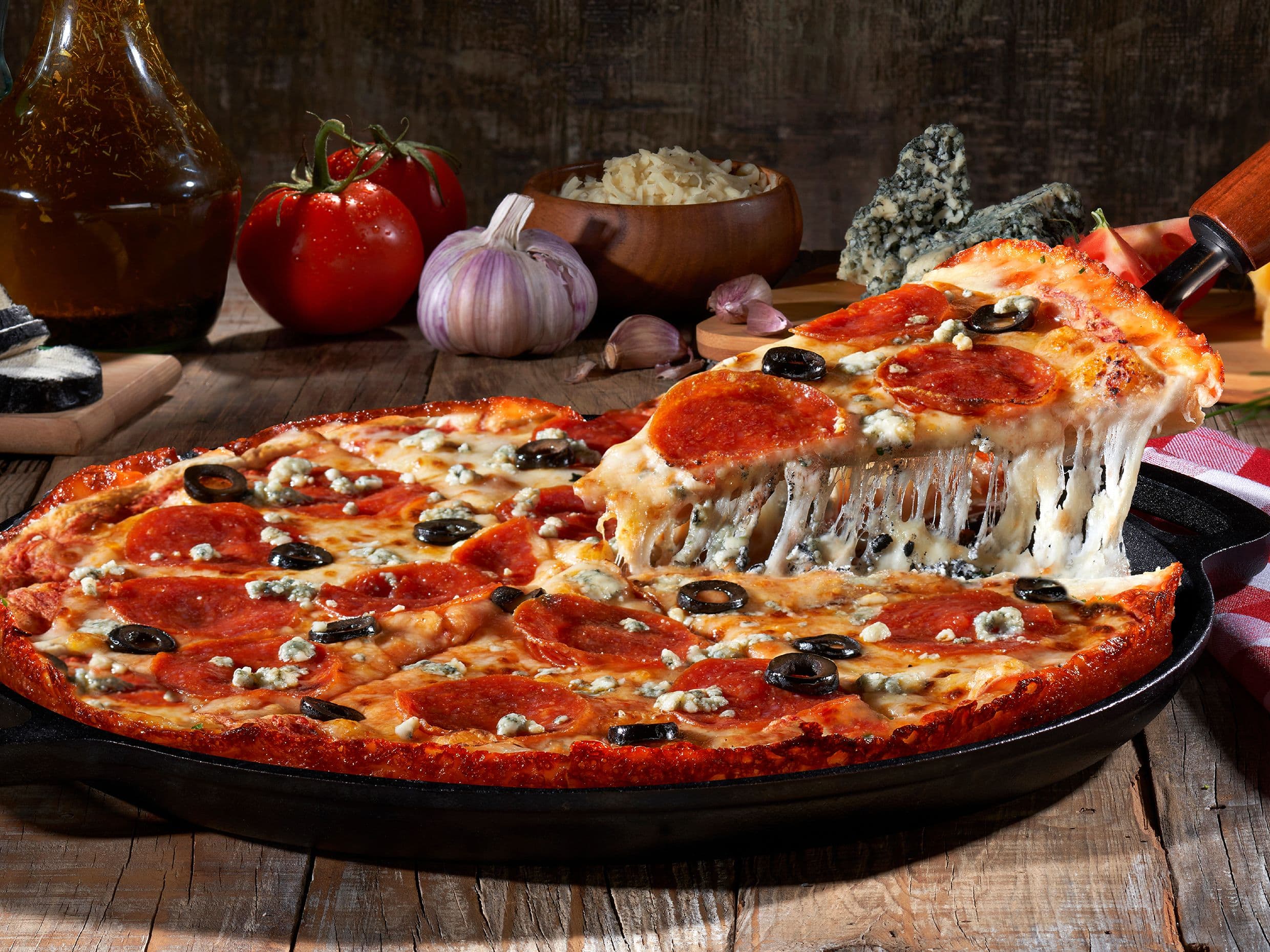 Pizza Cazzerola Peperoni e Aceituna