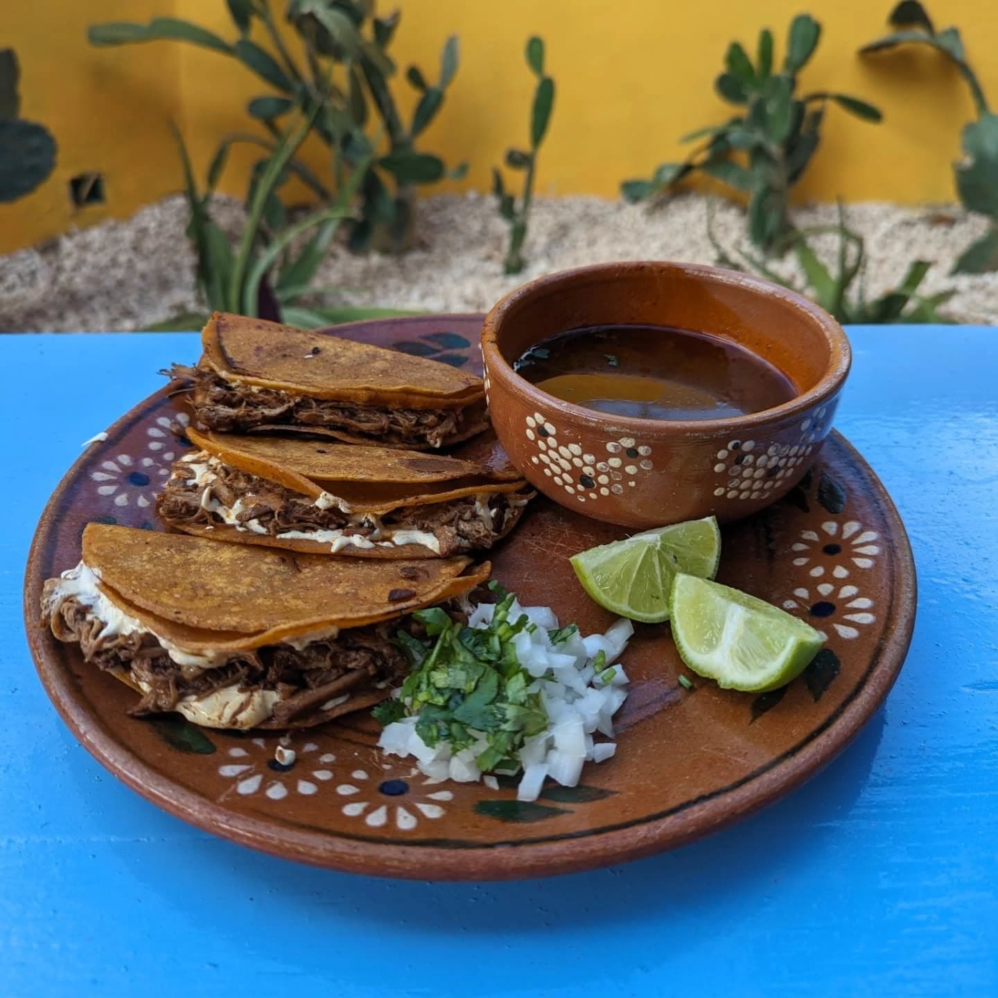Paquete de Quesabirrias 3 Pza + Bebida
