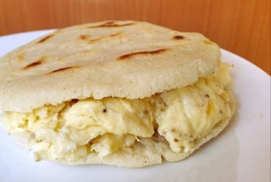 Arepa con Queso Cuajada