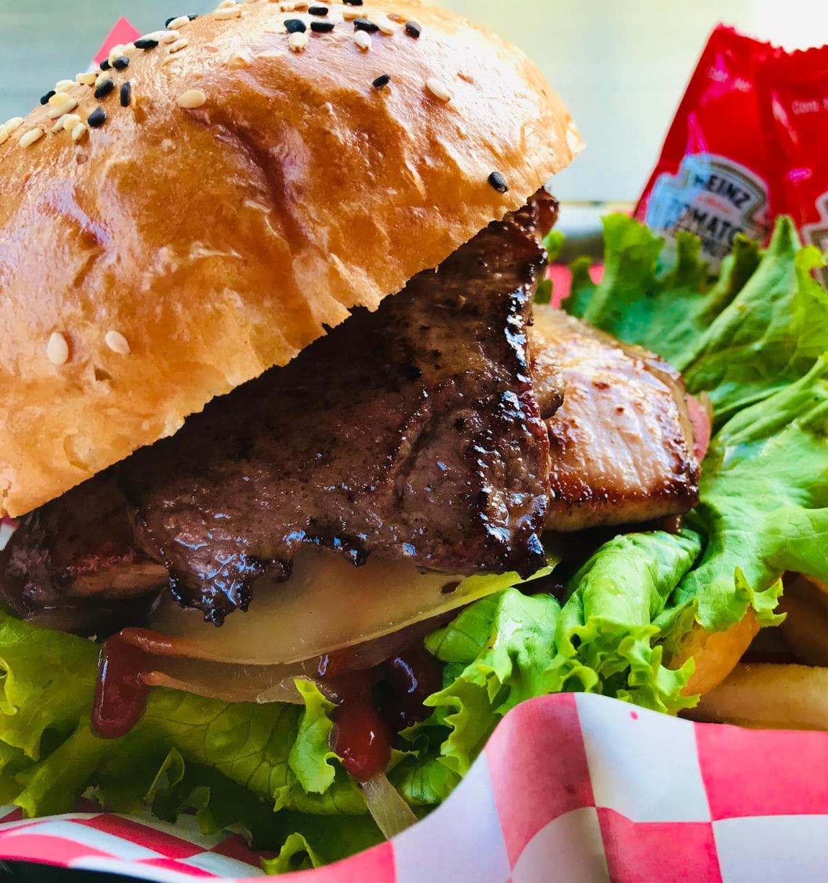 Hamburguesa de Arrachera con Papas