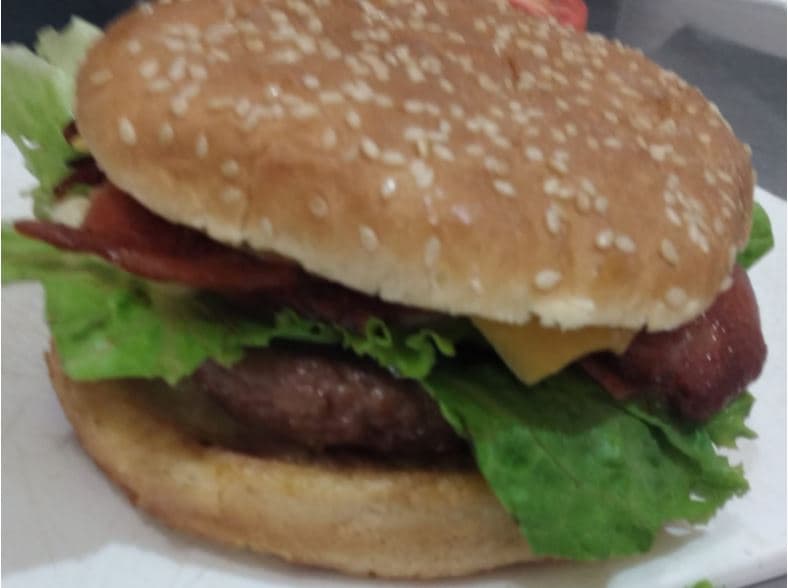 Hamburguesa con Tocineta y Queso