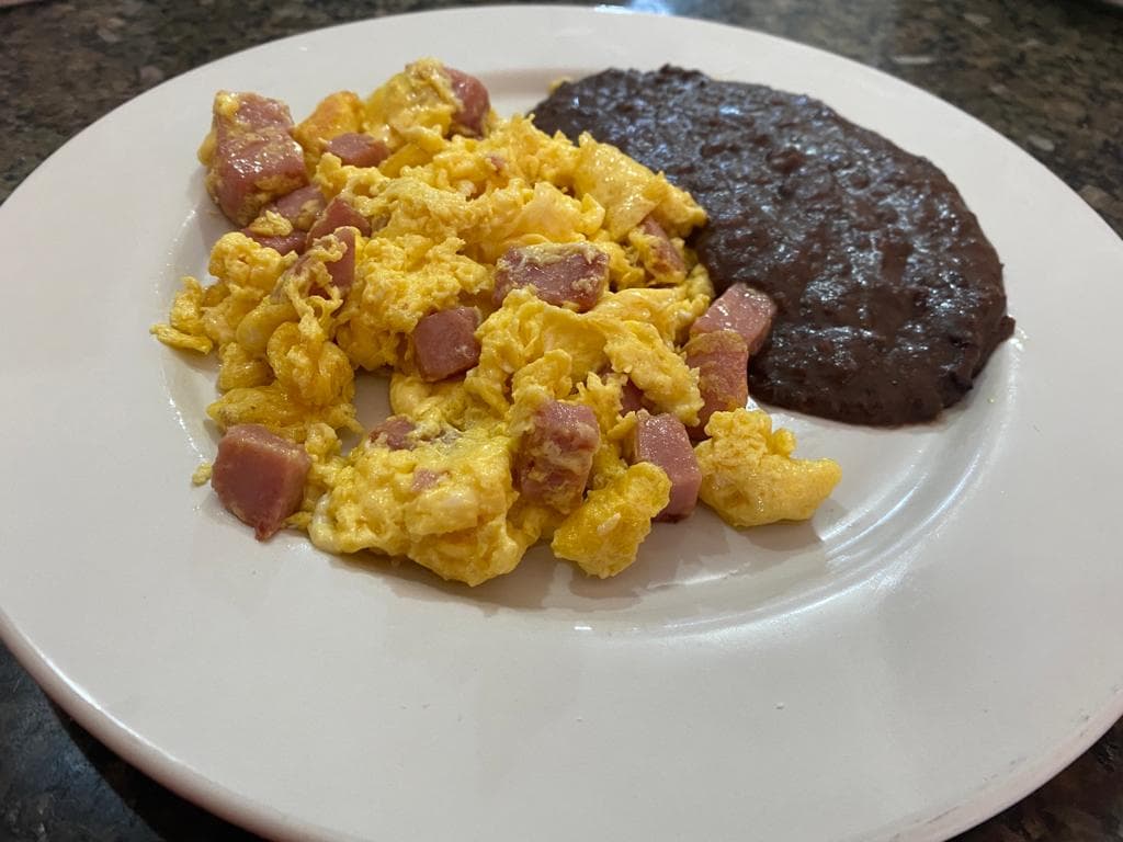 Huevos Con Jamón