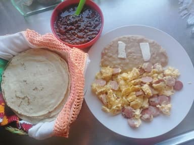 Machaca con Huevo + Refresco