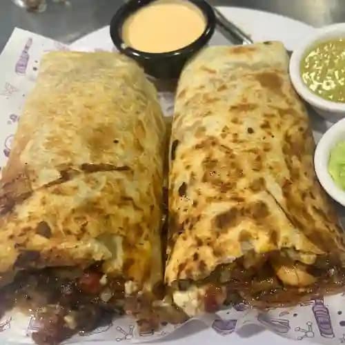 Burrito Mar y Tierra