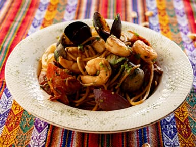 Tallarín Saltado de Mariscos