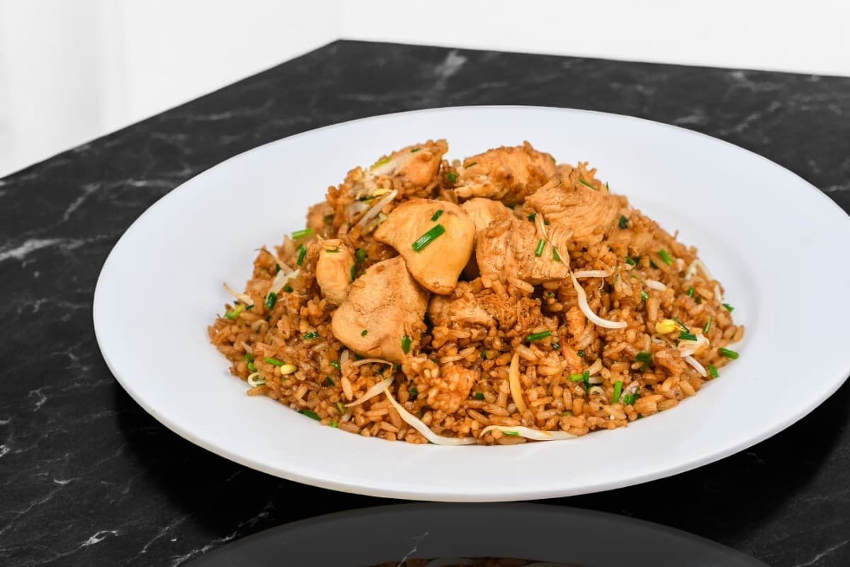 Mrs Wok de Pollo Personal + Papas + Bebida 250ml