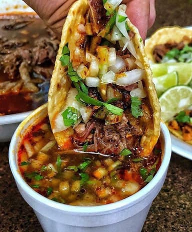Consomé con Carne