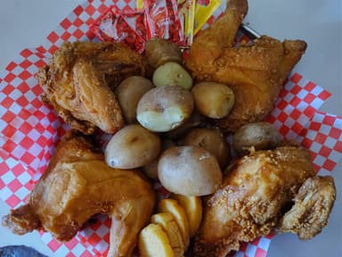 Un Pollo Entero a la Broaster