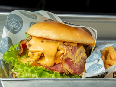 Combo Hamburguesa Cheddar Tocineta