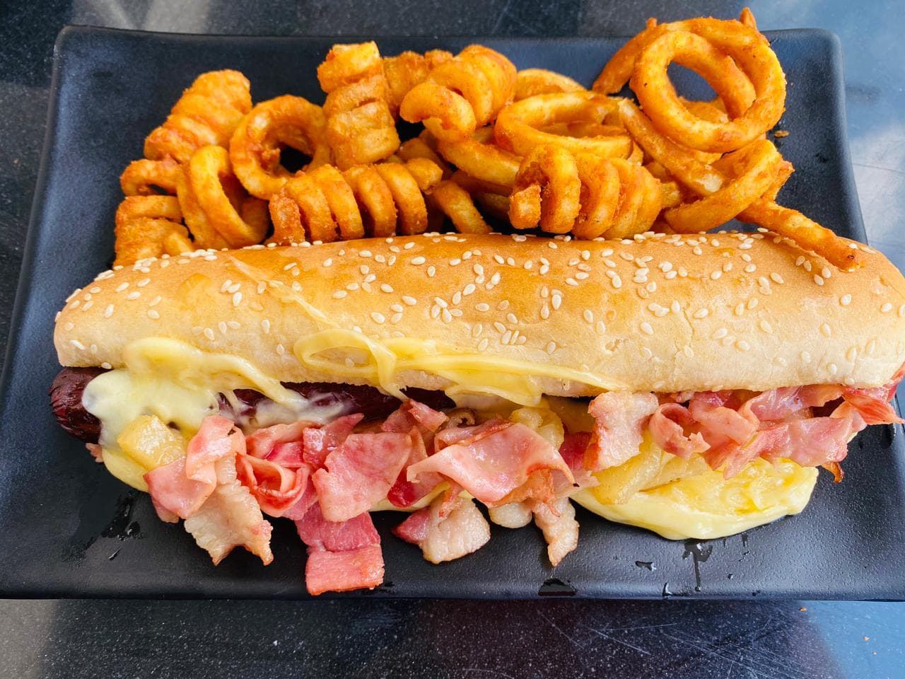 Hot Dog Hawaiano