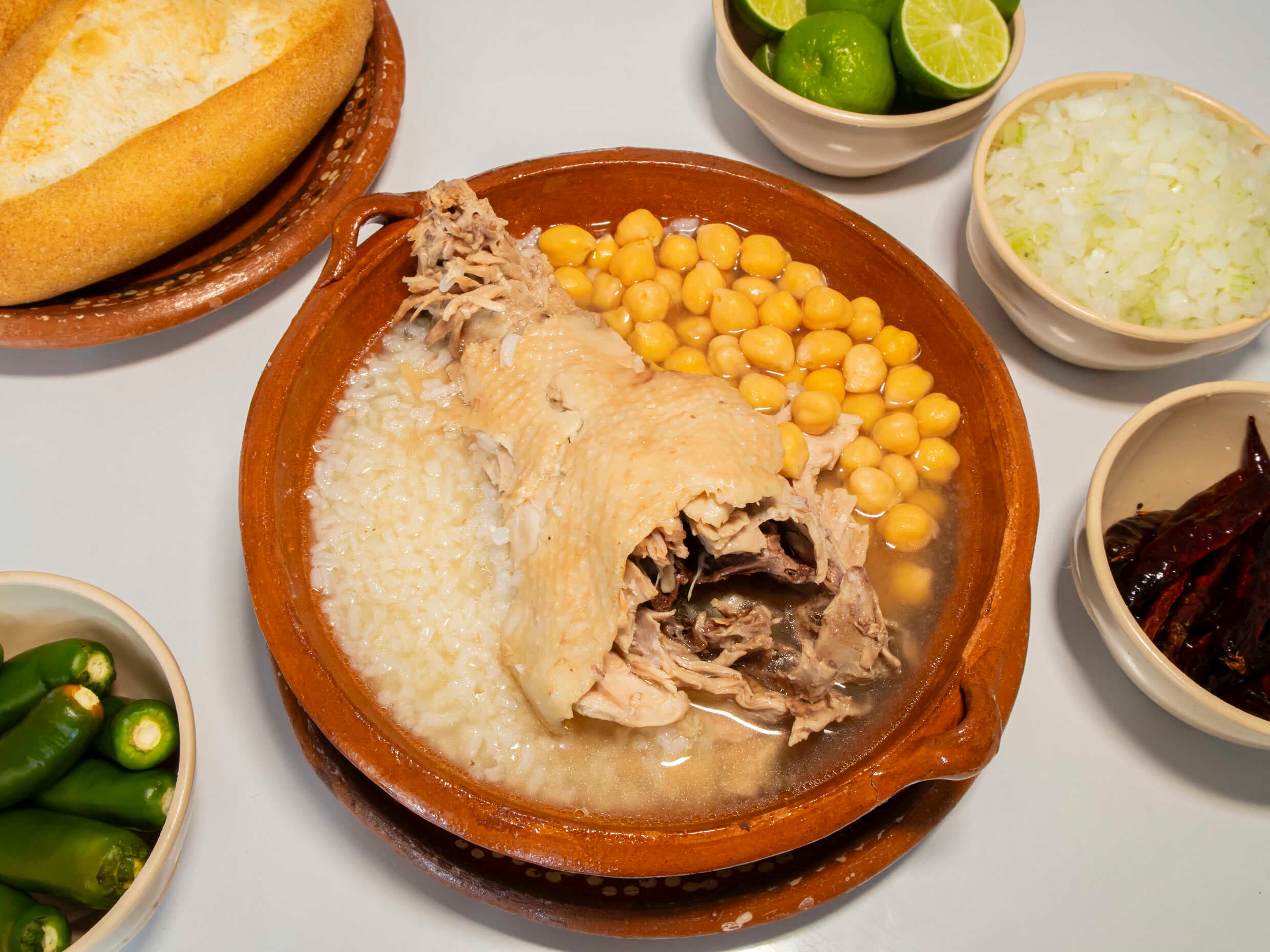 Caldos de Gallina con Huacal