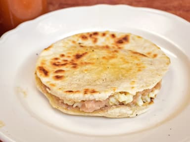 Gordita de Harina Frijoles