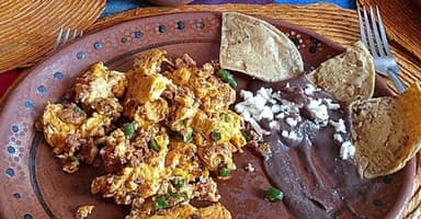 Huevos Tirados (Revueltos)
