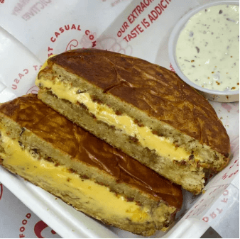 Sándwich Grilled American Triple Cheese