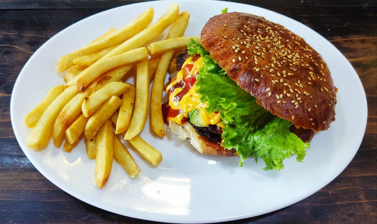 Hamburguesa Americana Tradicional con Papas