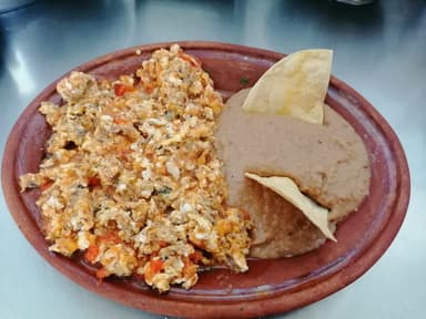 CHILAQUILES AL GAVILAN