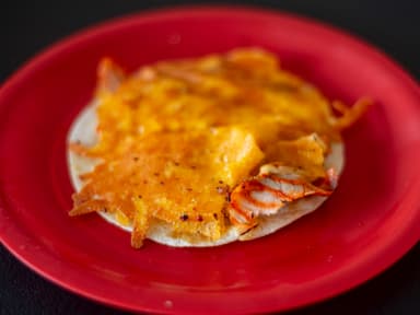Taco de pastor en harina con queso