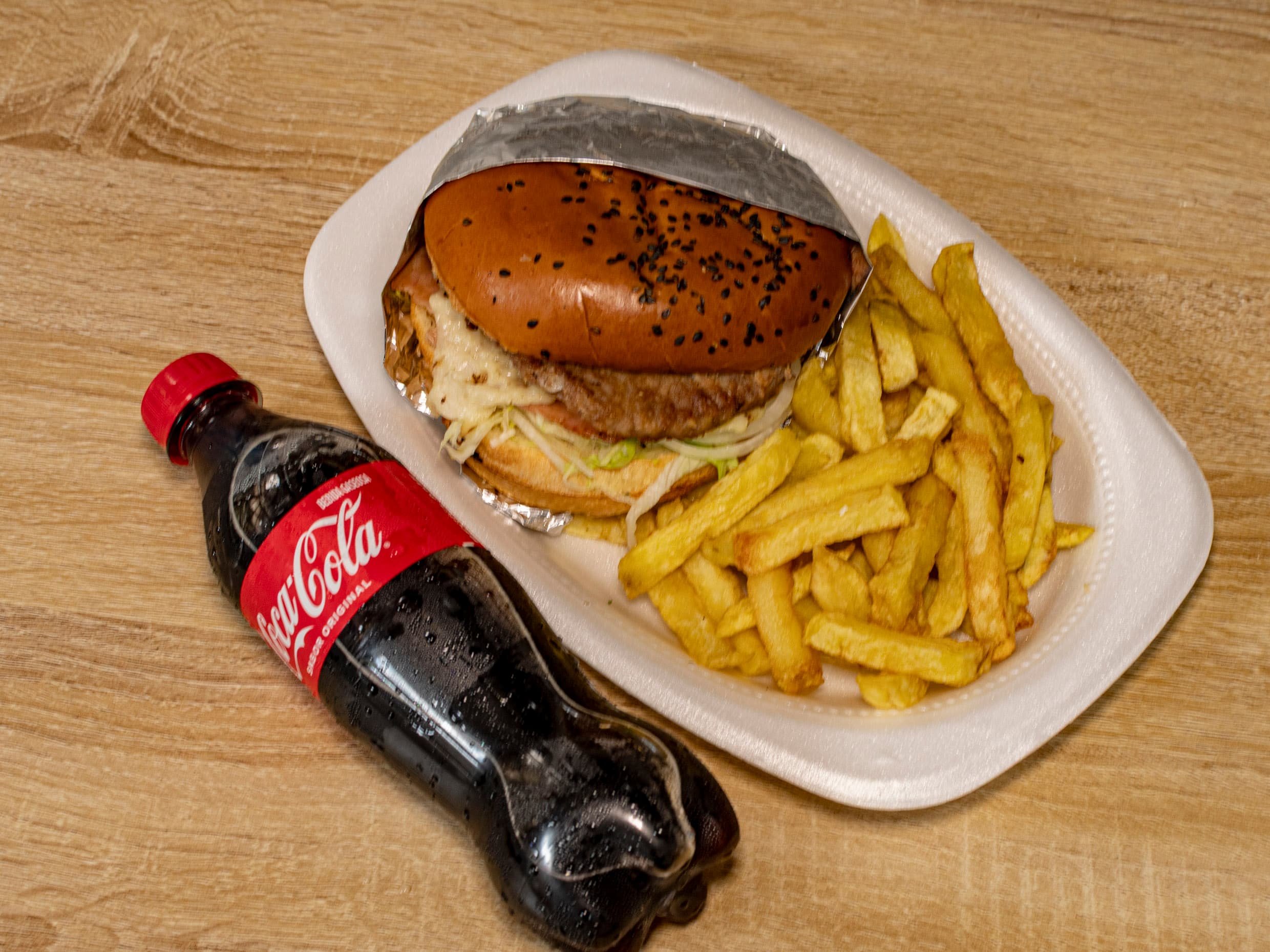 Burger Clásica & Papas Fritas & Coca Cola 400 Ml