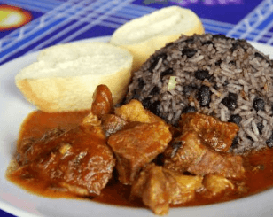 Pinto con Carne en Salsa