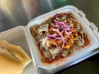 Chilaquiles con cochinita Pibil