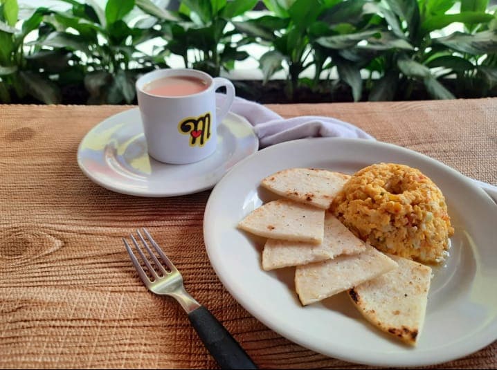 Combo- Huevos en Perico