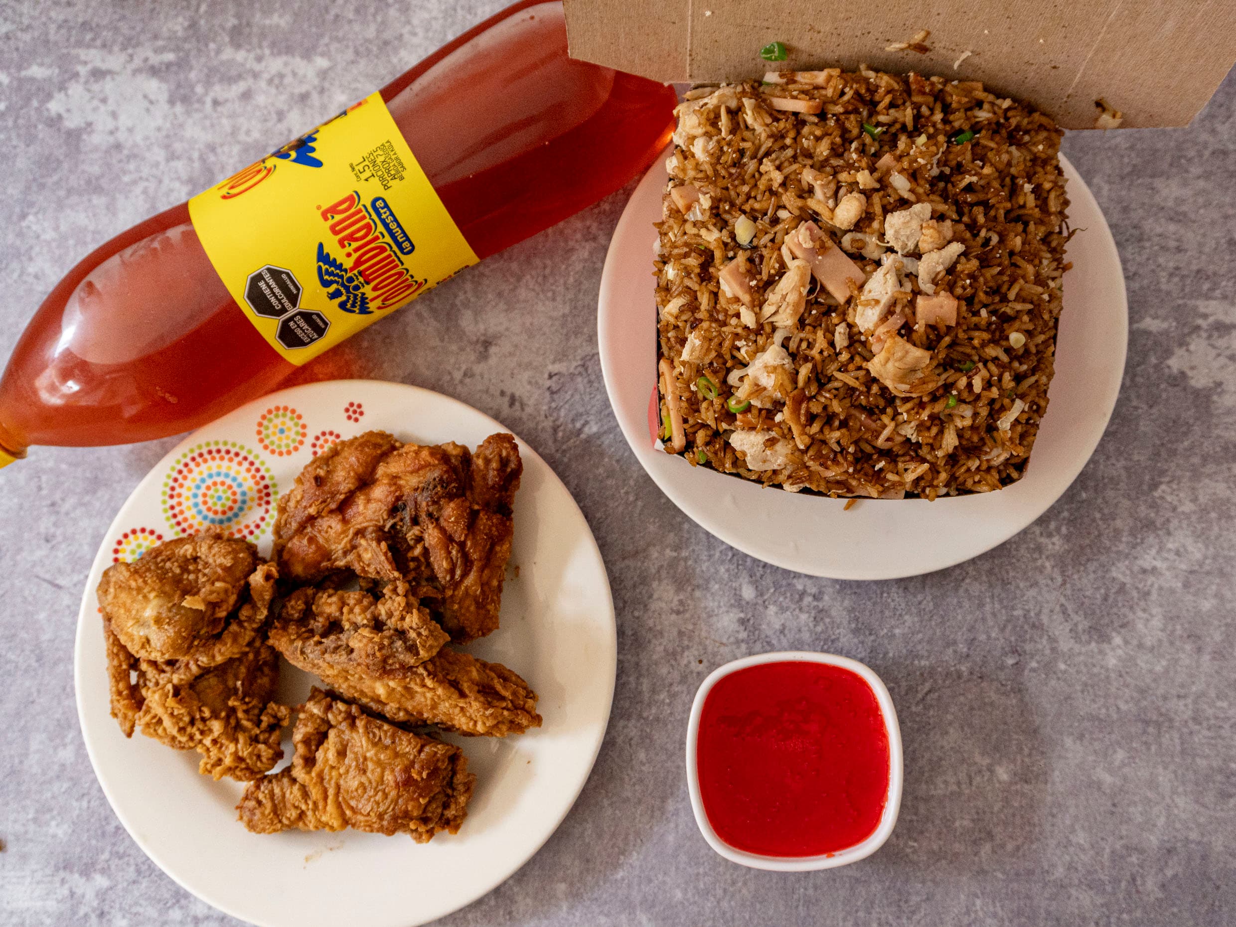 Caja mediana de arroz + medio pollo+ gaseosa1.5L🌟