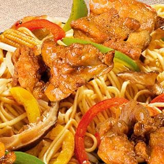 Lo Mein con Pollo