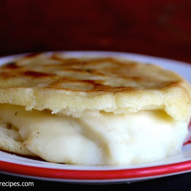 Arepa con Queso