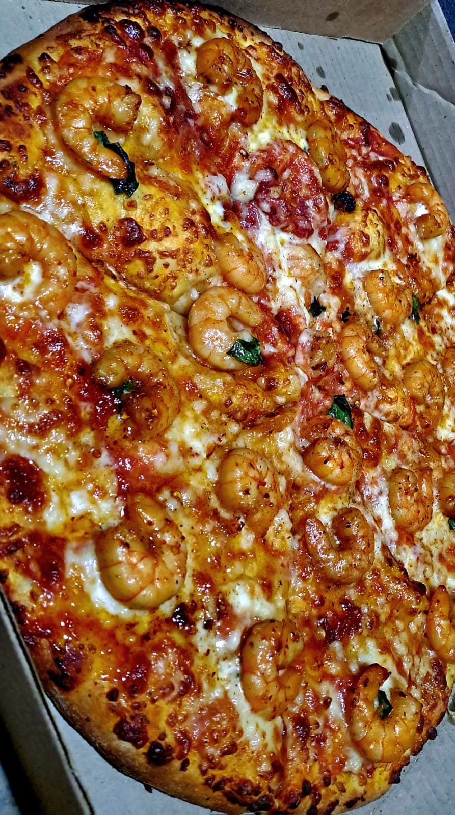 Pizza De Camarón Grande