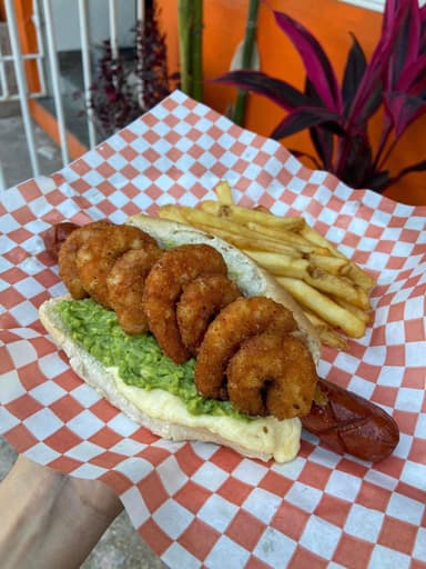 HOT DOG MAR Y TIERRA
