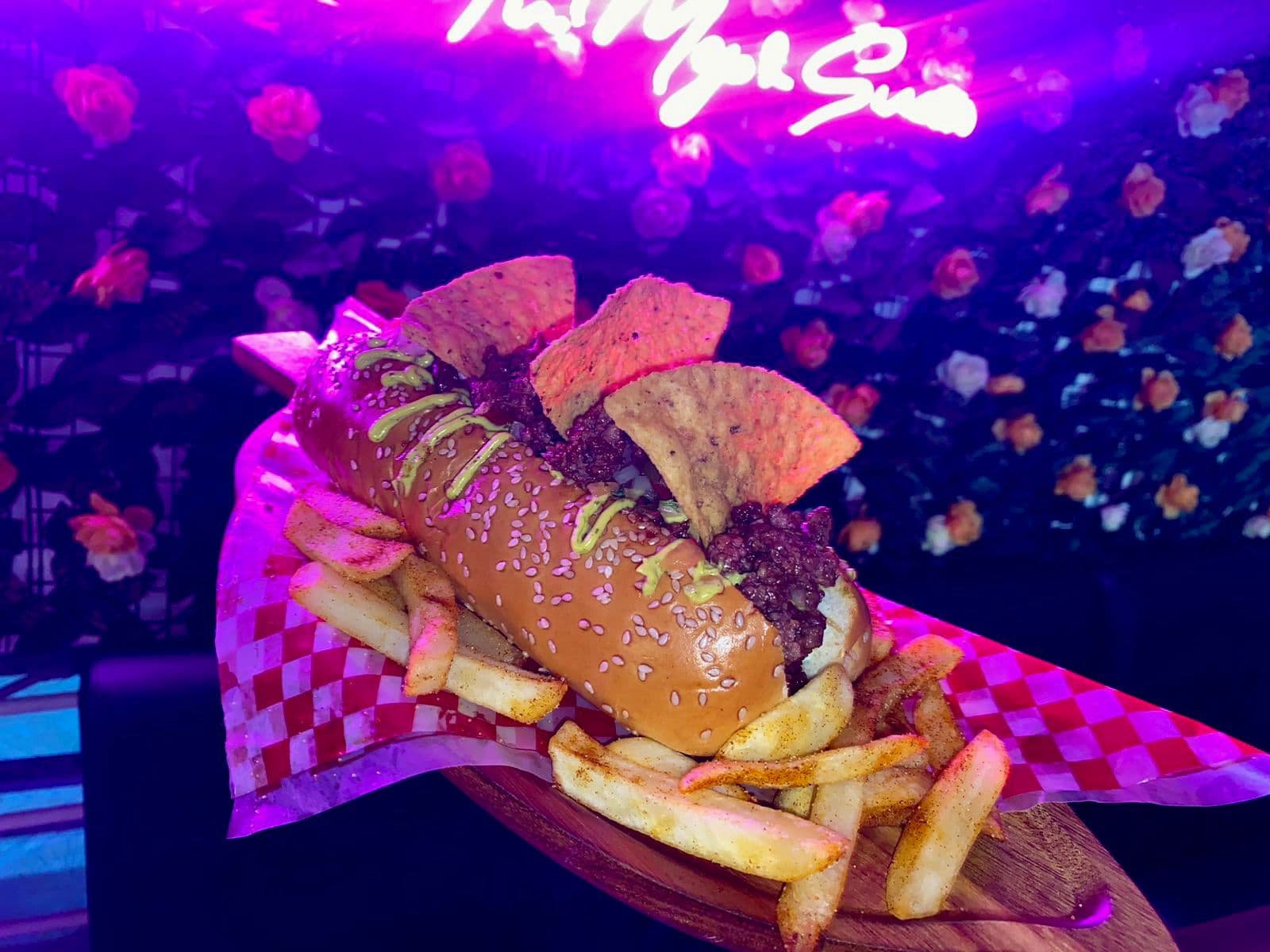 Combo Perro Especial Mexicano y Limonada