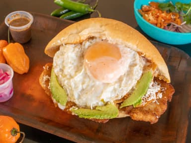 Única Torta de Chilaquiles Economica