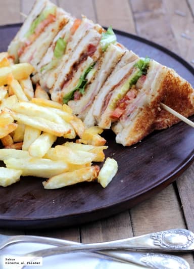 Club Sandwich + Jugo