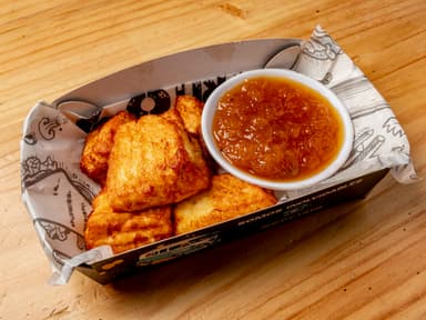 Dados de Queso + Salsa