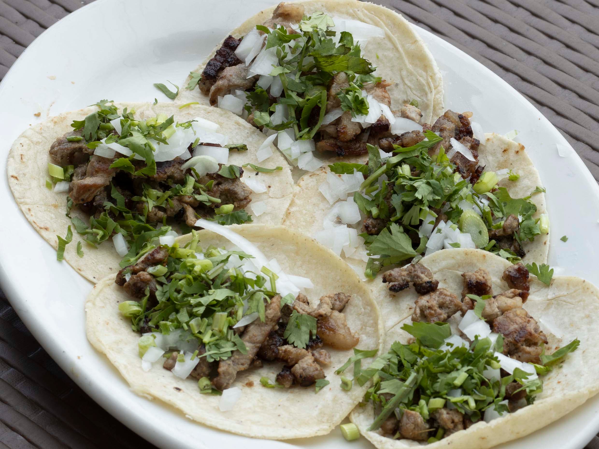 Taco en Harina con Queso (Bistec)