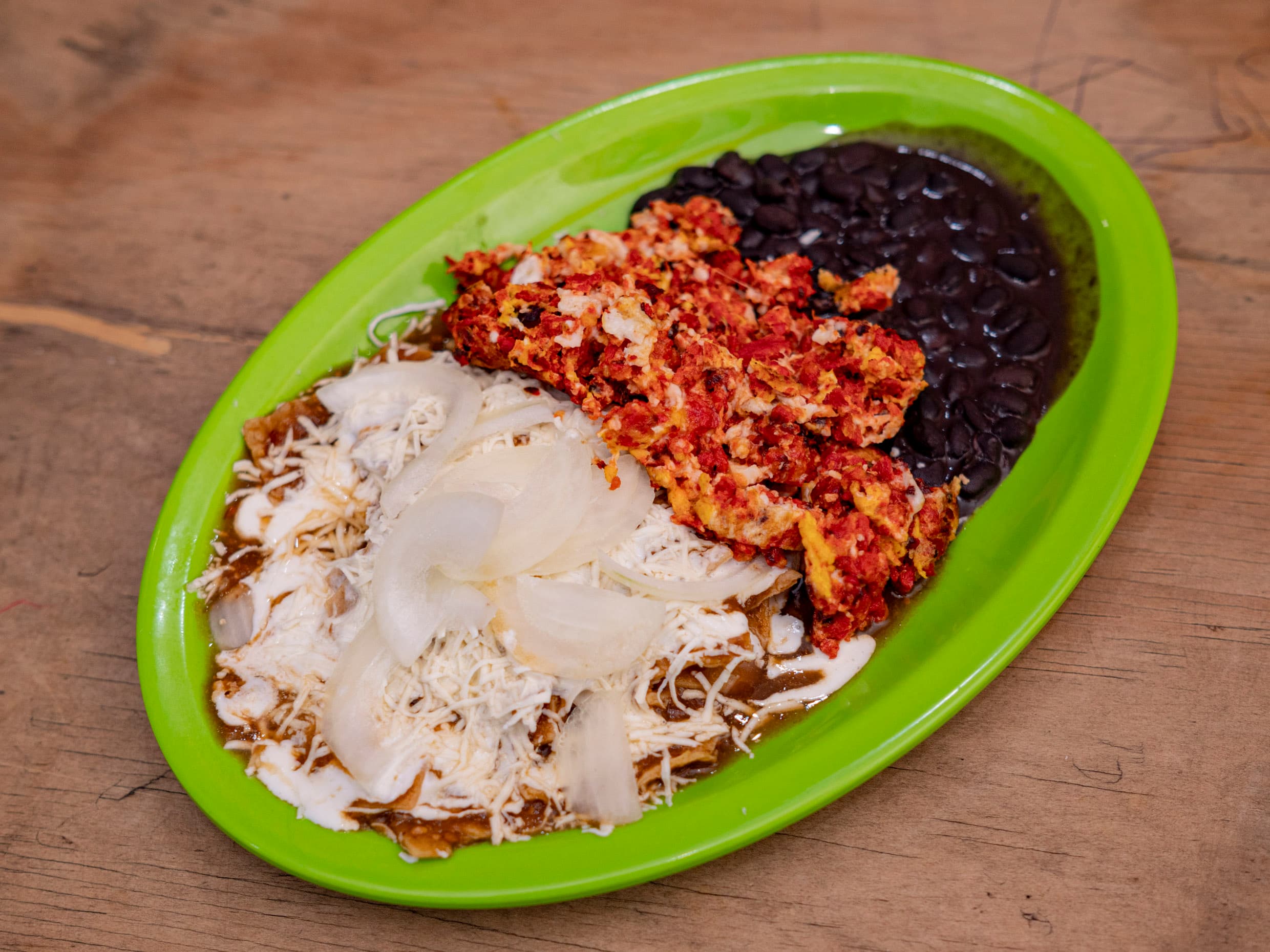 Chilaquiles de Huevo con Chorizo
