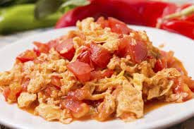 Huevos con Tomate y Tostadas