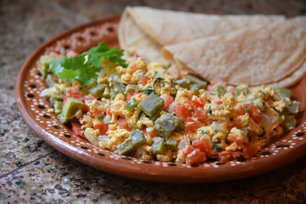 Desayuno Huevos con Nopales
