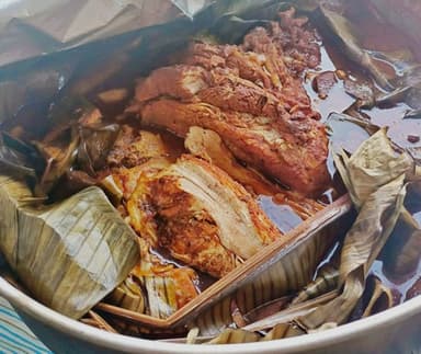 3/4 cuarto Kg de carne de Cochinita Pibil y caldit