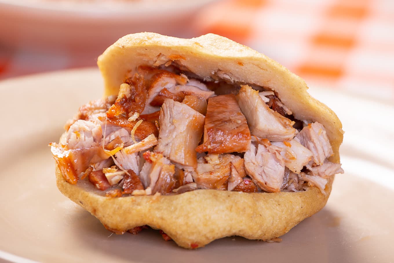 Combo Gordita Rellena de Carnitas + Bebida