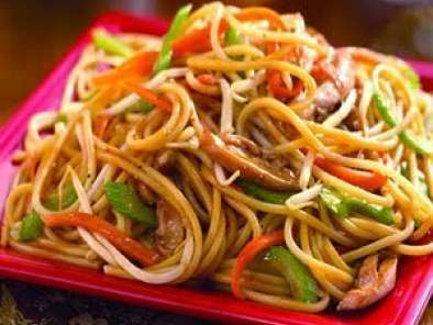 Chow Mein con Camarones