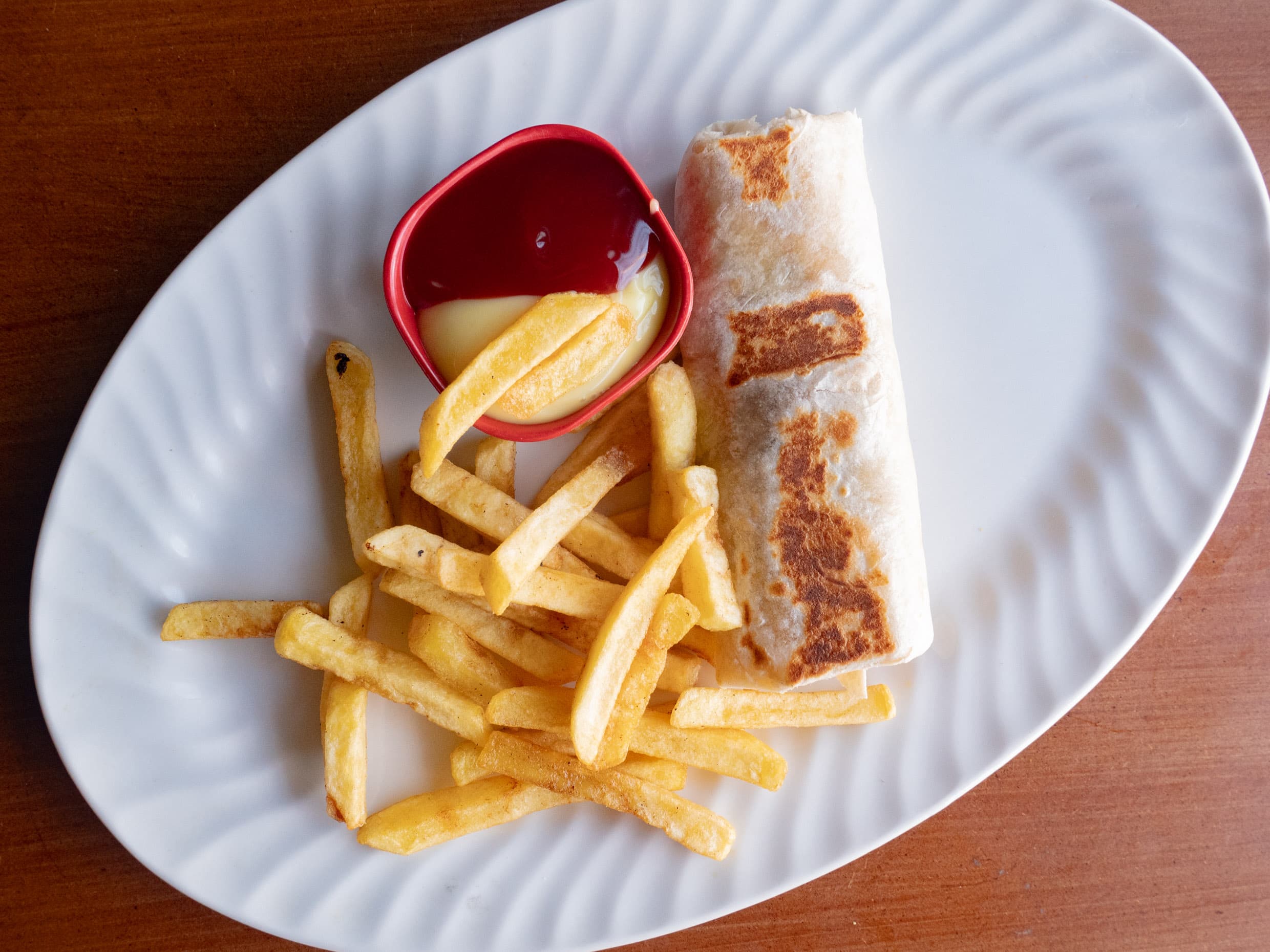 Burrito + Papas + Refresco