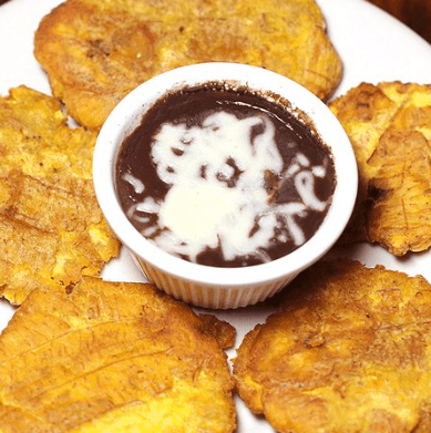 Patacones con Frijoles