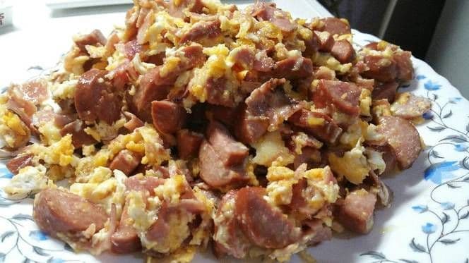 Huevo con Salchicha