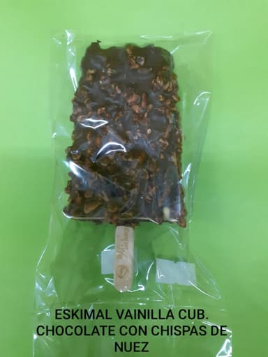 ESQUIMAL DE FRESA CON CHISPAS DE ALMENDRA