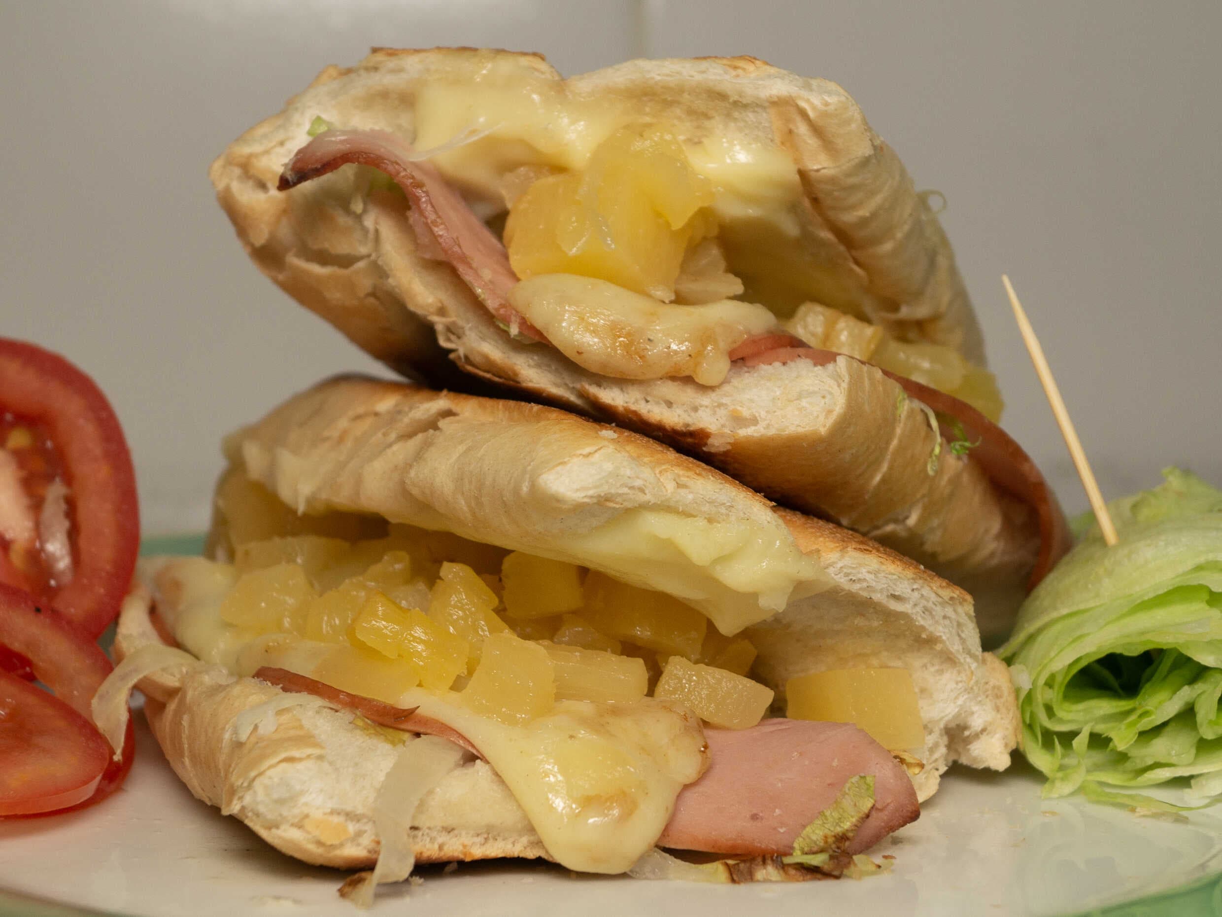 Sándwich Hawaiano